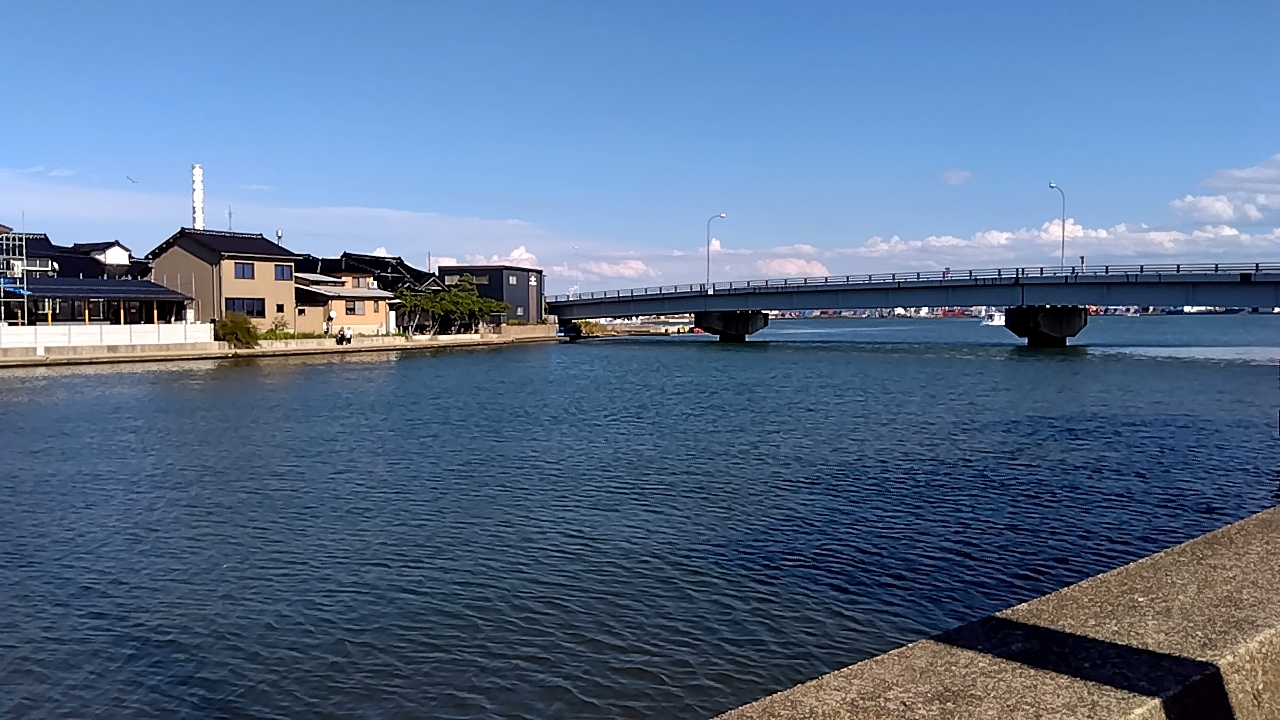 麹パーク横の静かな釣り場