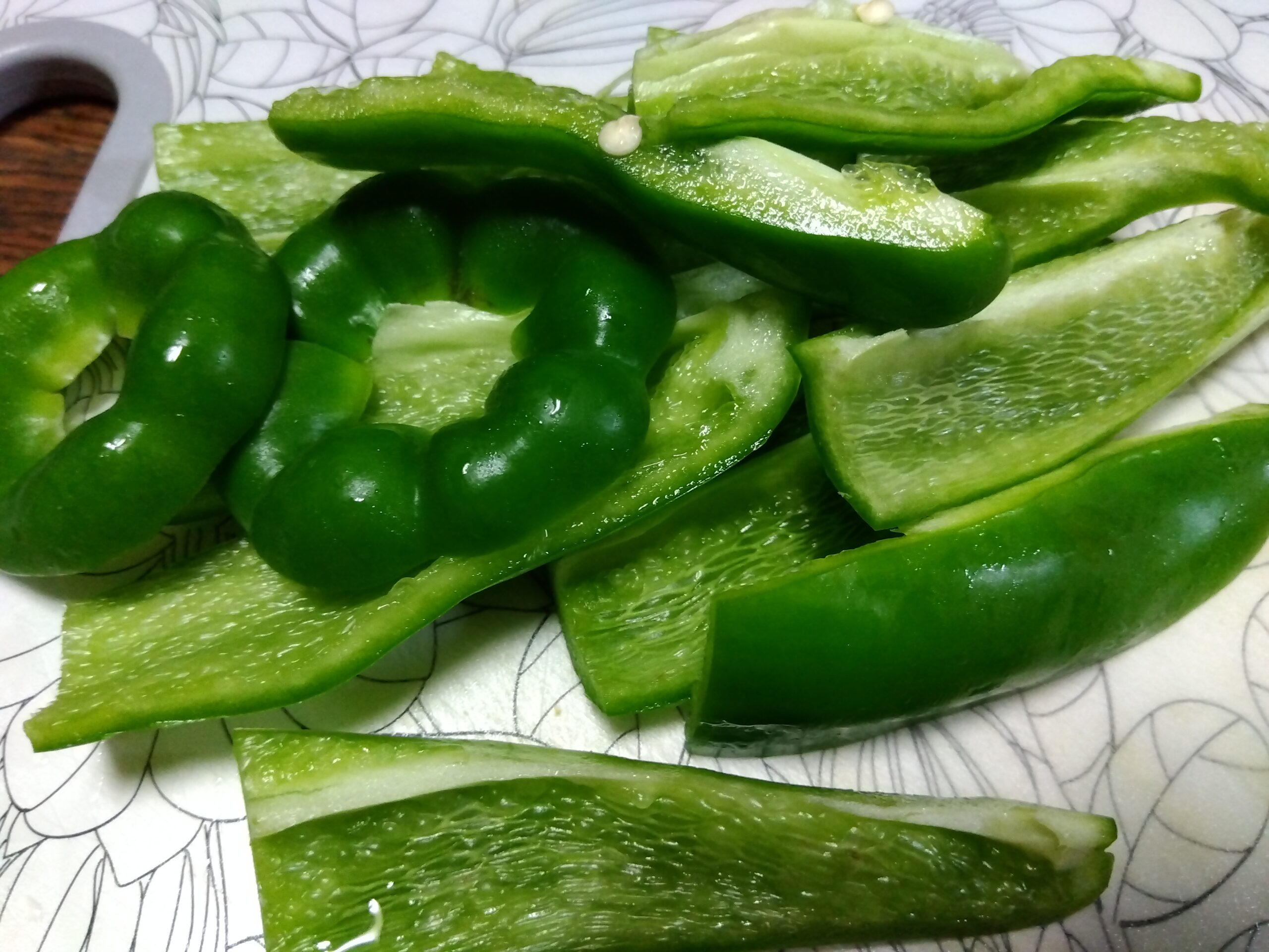 煮物用のサイズに切ったピーマン