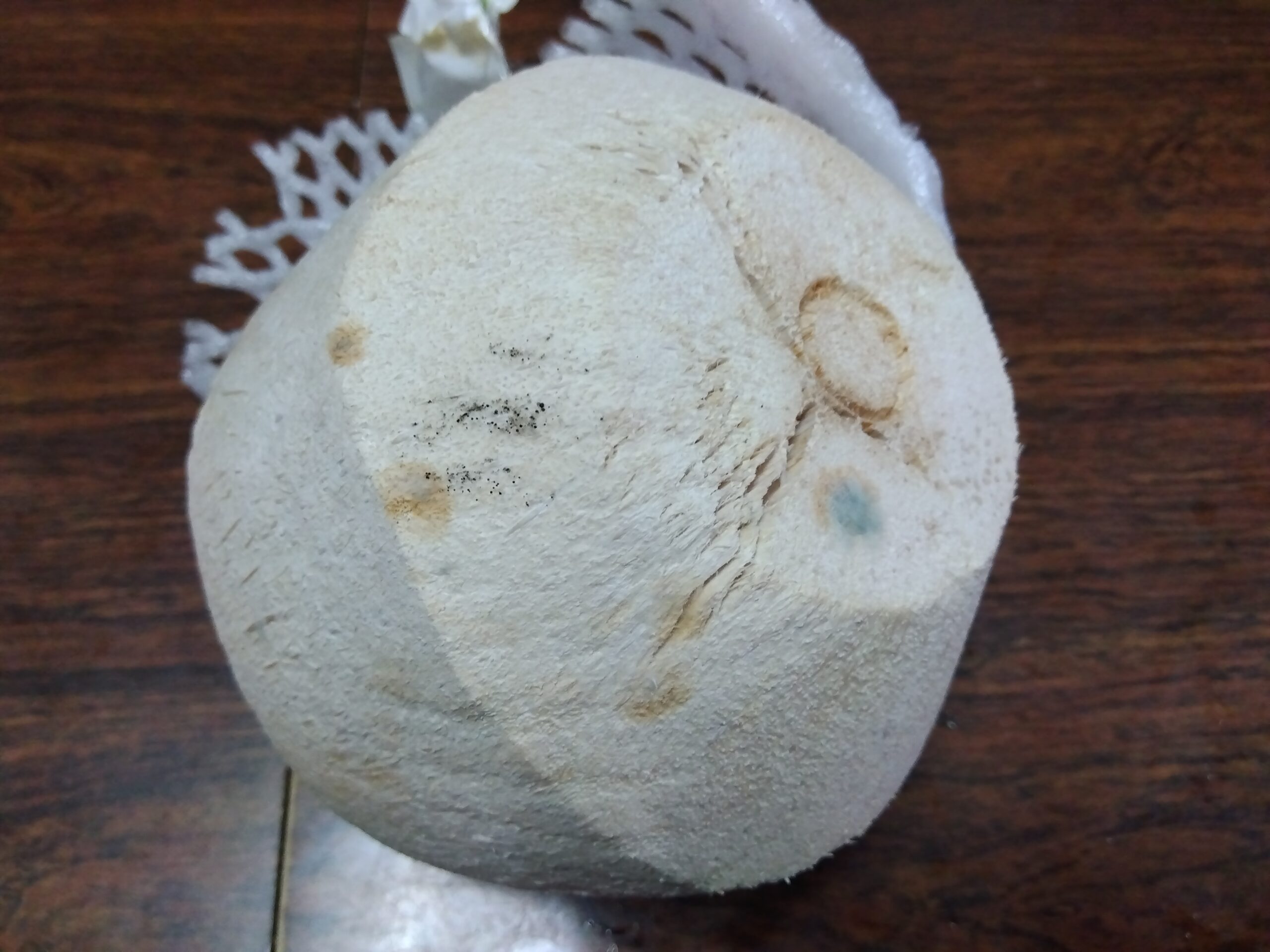 外皮が削られたヤングココナッツ