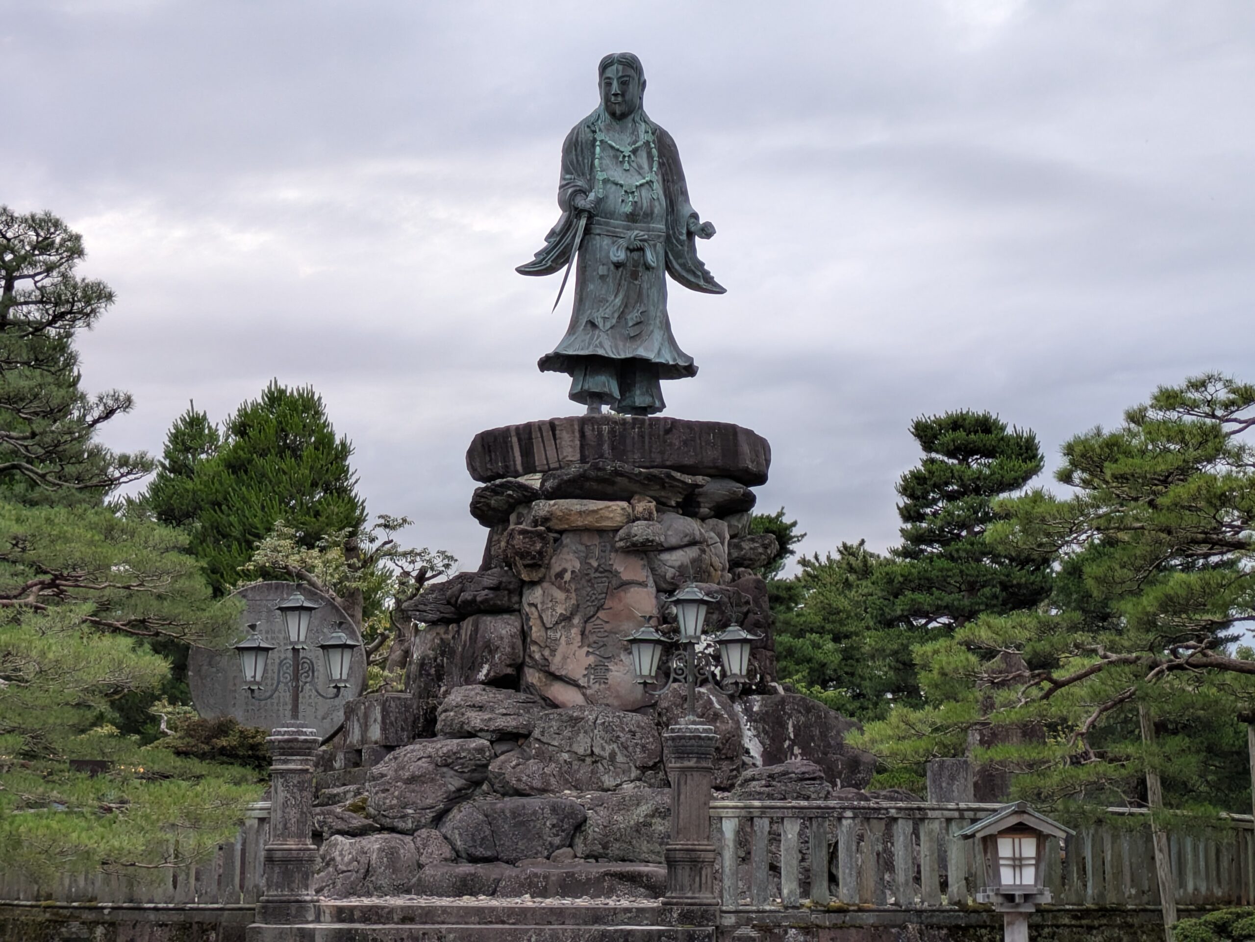 兼六園に建つ日本武尊像