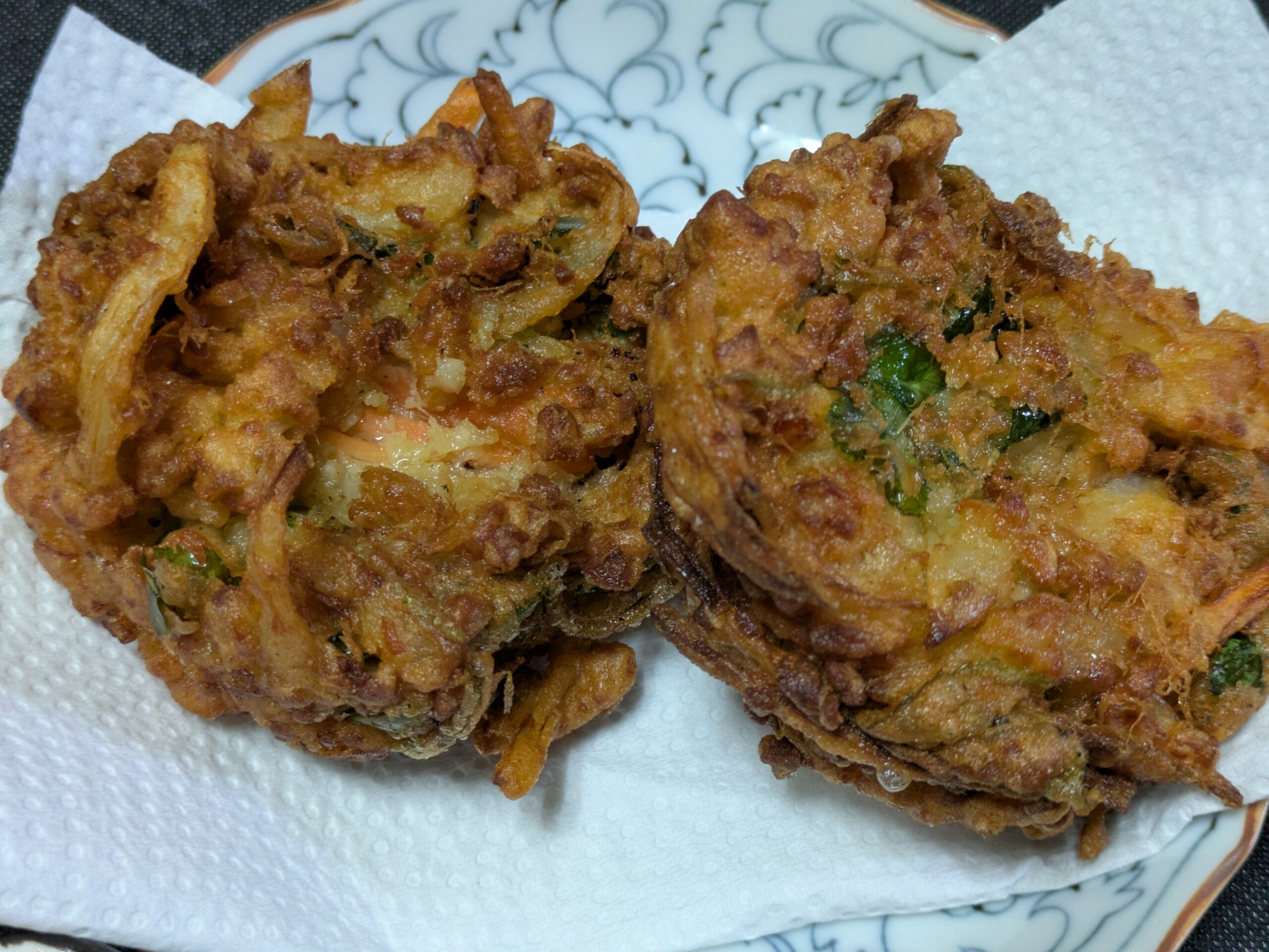 ひきわり納豆と野菜で作った手作りかき揚げ