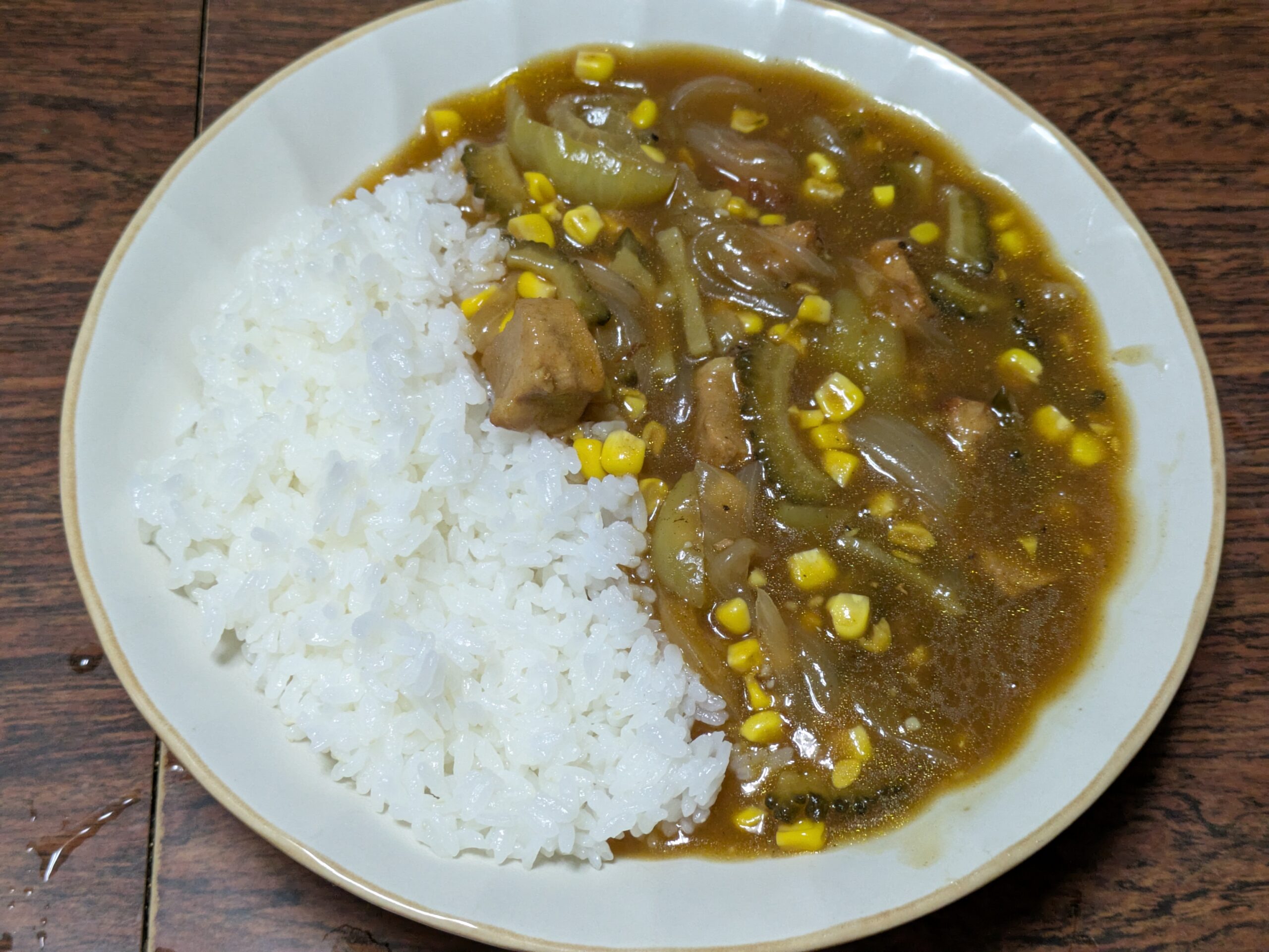 以前田中が作ったゴーヤとコーンを使ったカレーライス