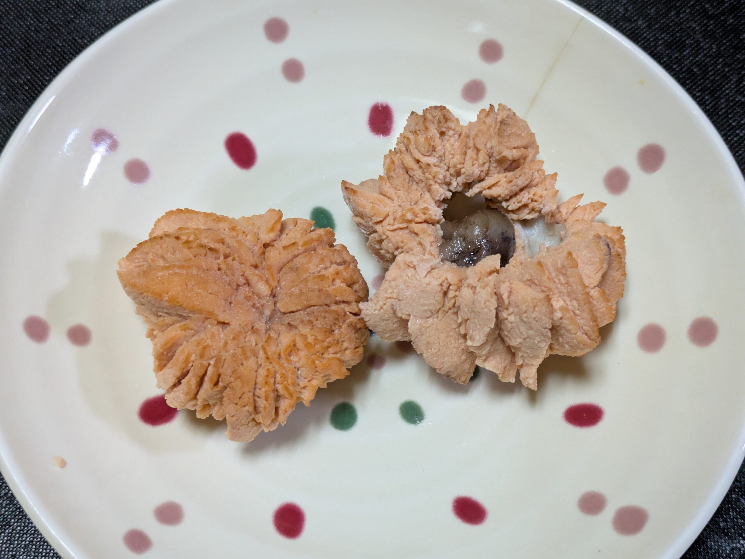 下処理して茹でたマグロの卵