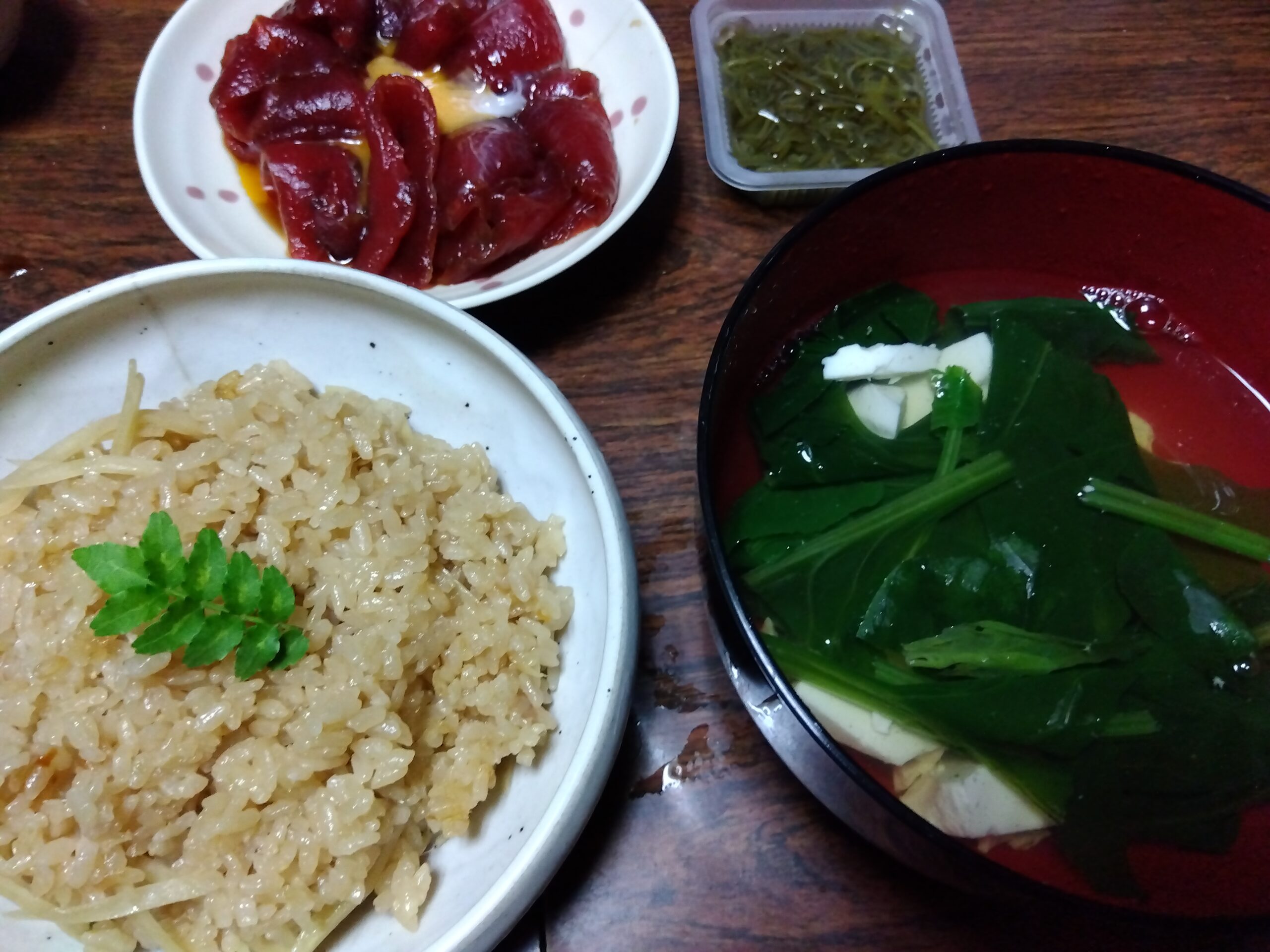 新ショウガの炊き込みご飯とマグロとお吸い物