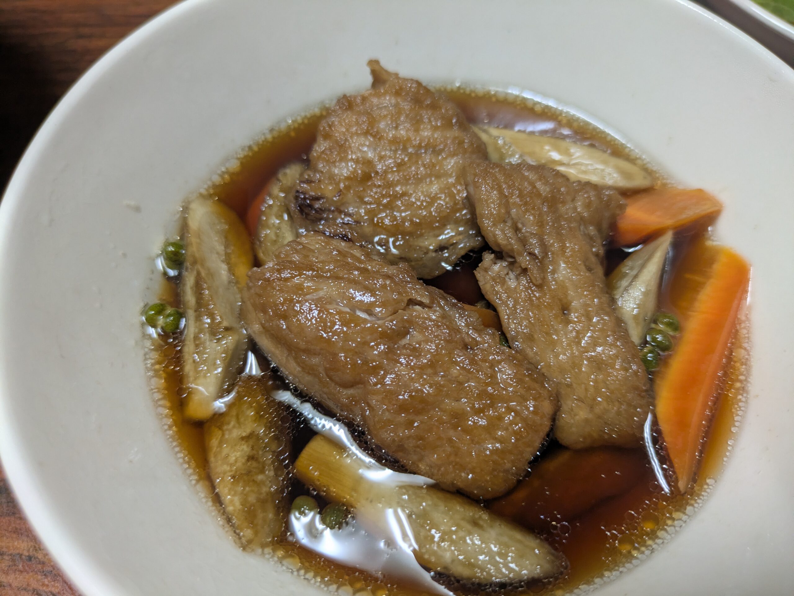 マグロのカマトロとごぼう、人参、実山椒を煮込んだ煮物