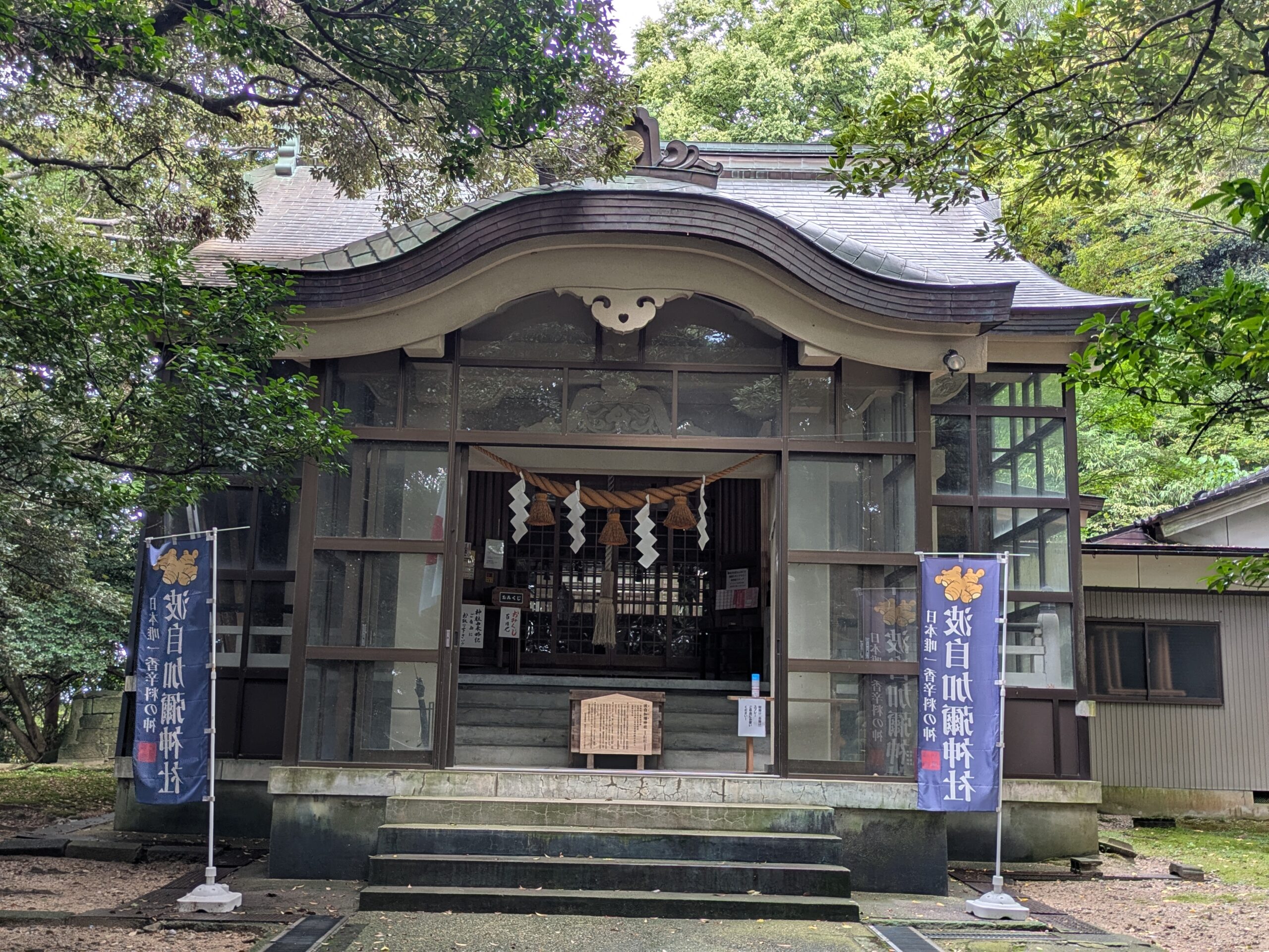 波自加彌神社の拝殿