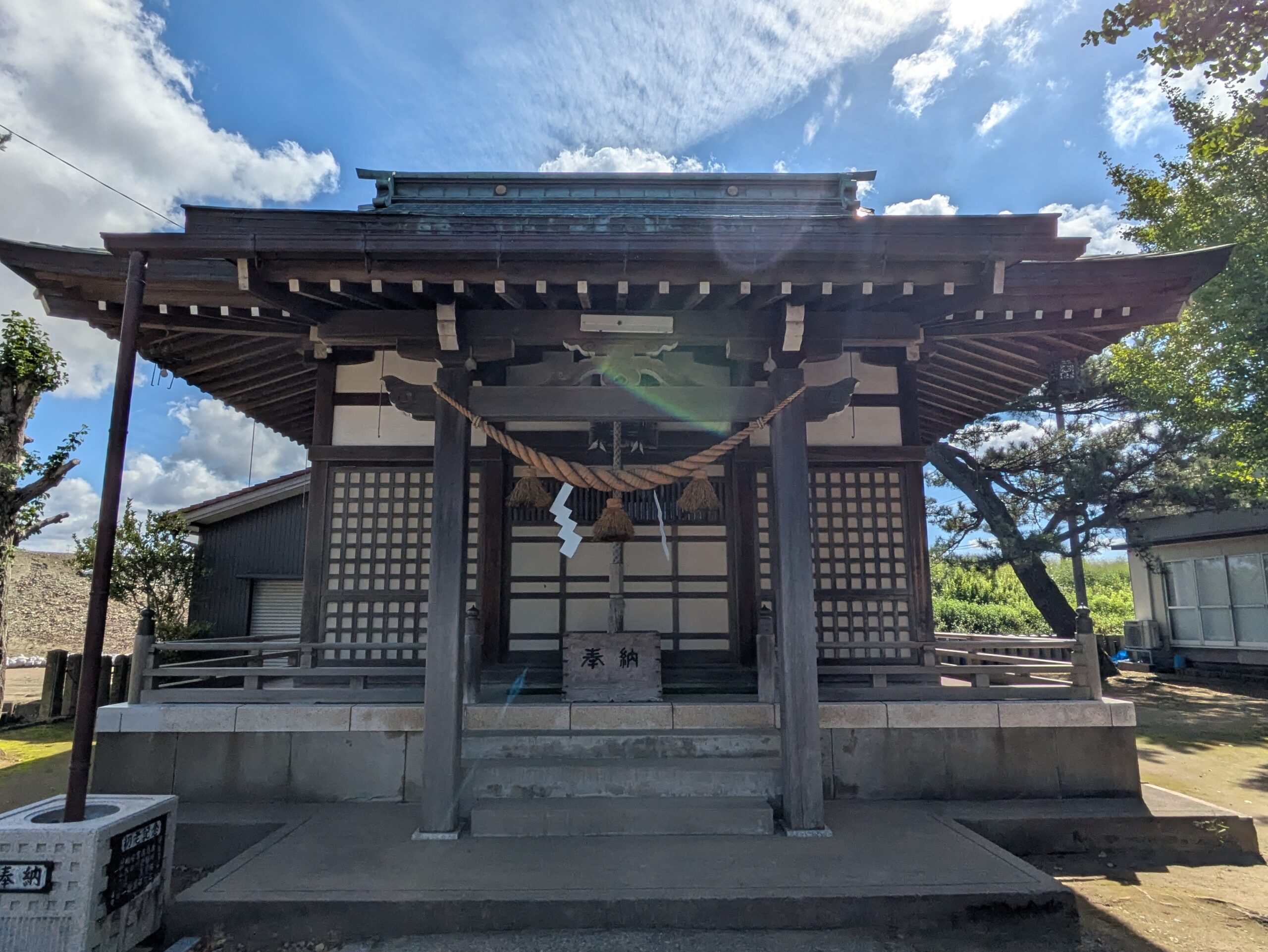 野蚊神社の拝殿