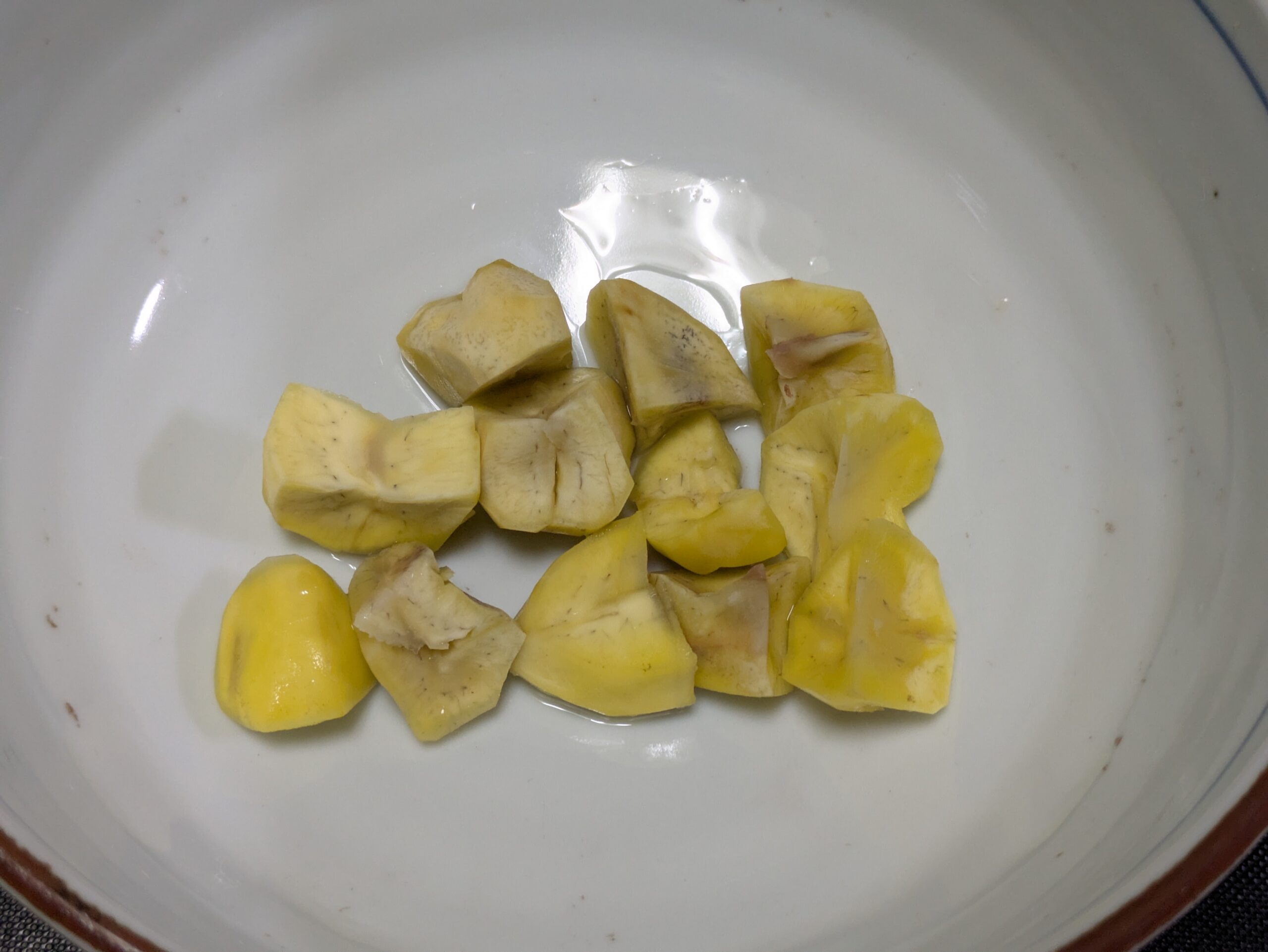 蓮蒸し用に切った栗