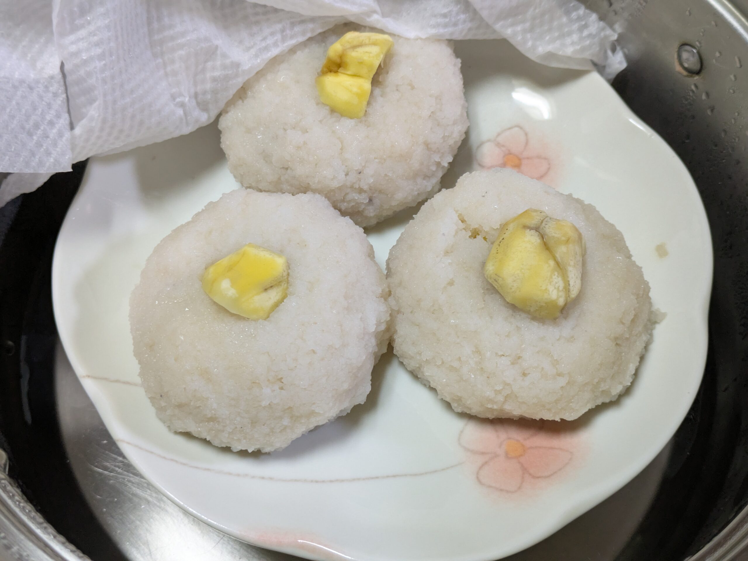 蒸し上がった加賀れんこんの蓮蒸し